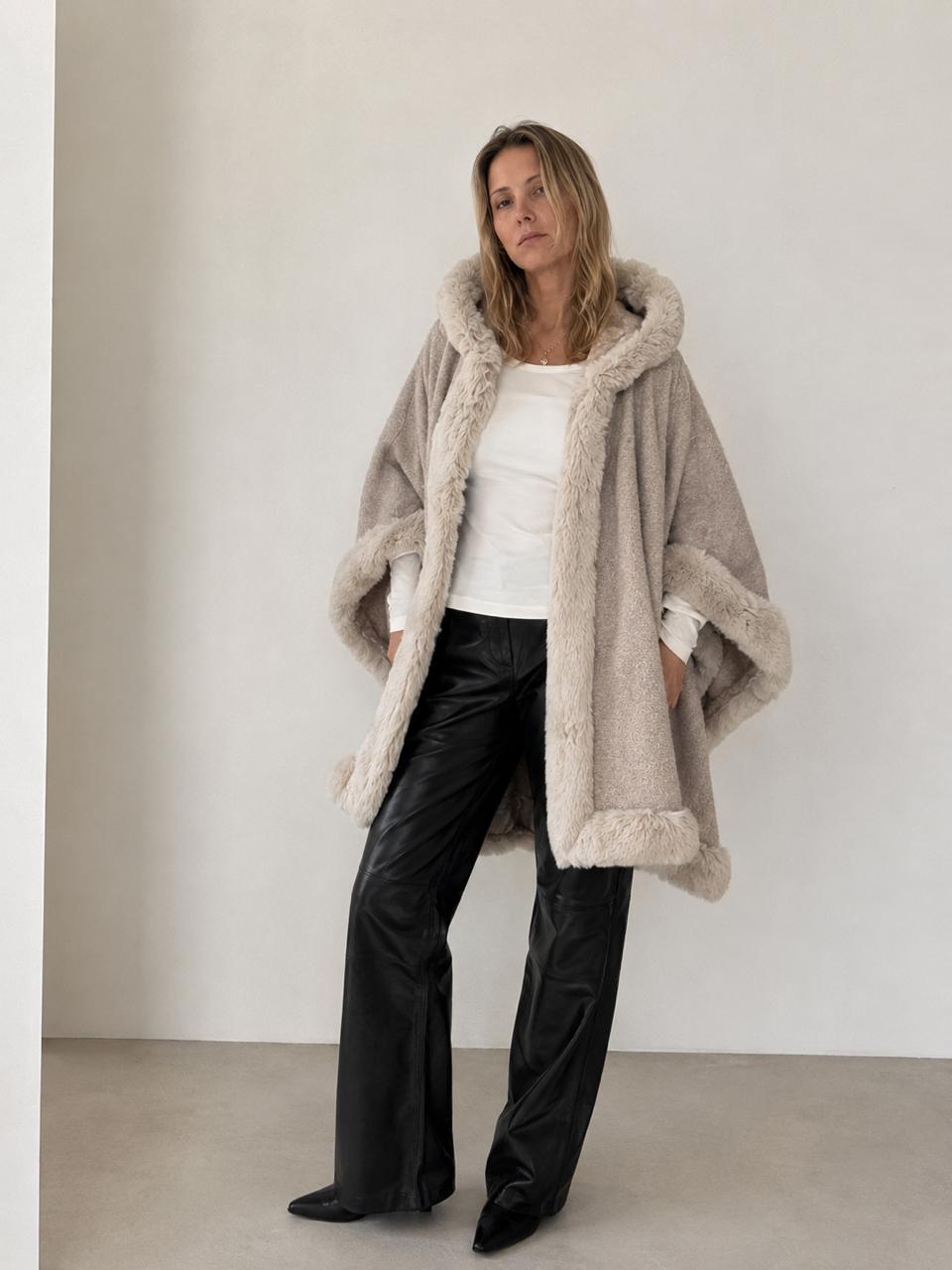 Abrigo White Wool